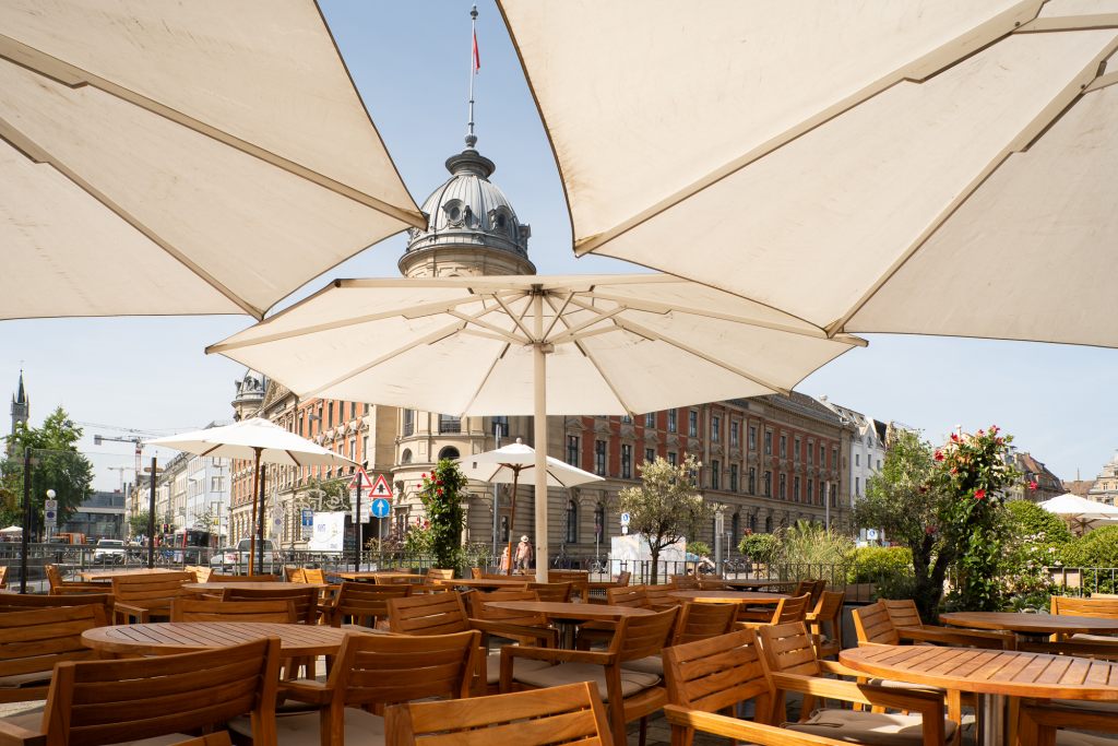 230731_La_Piazza_Web-3